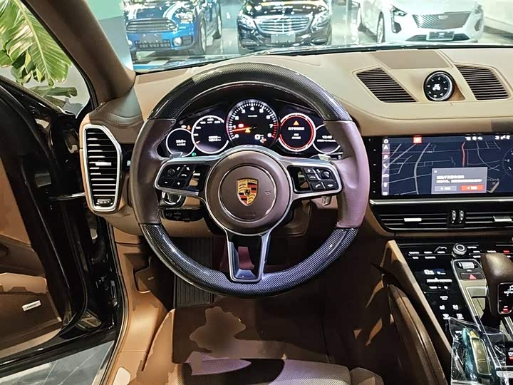 Фото 14 - Porsche Cayenne