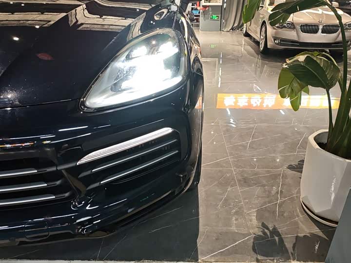 Фото 7 - Porsche Cayenne