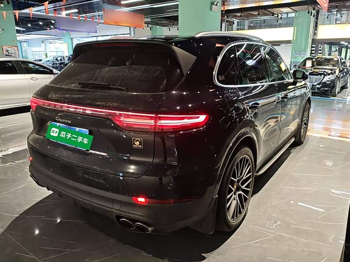 Фото 9 - Porsche Cayenne