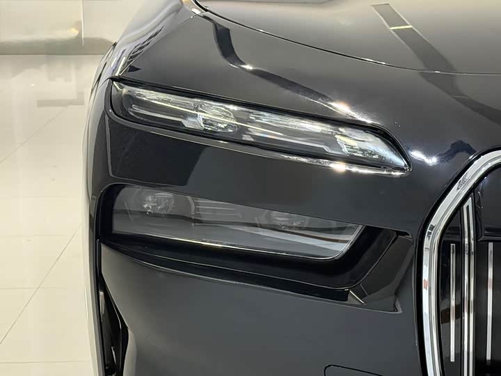 Фото 4 - BMW 7 Series