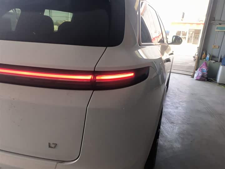 Фото 8 - LiXiang L7