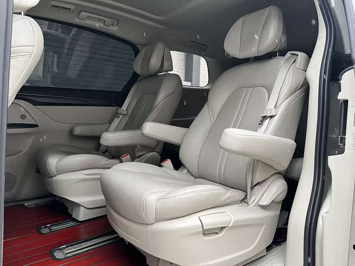 Фото 10 - Buick GL8 ES