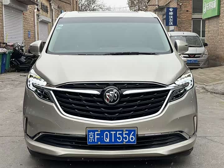 Фото 2 - Buick GL8 ES