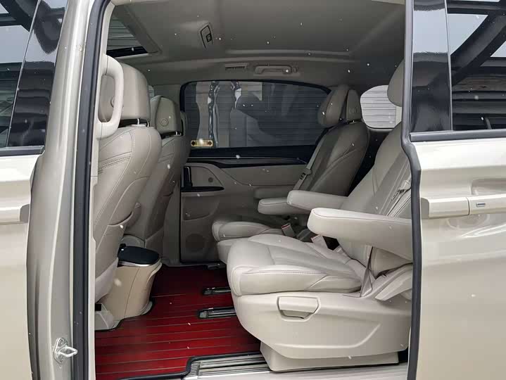 Фото 7 - Buick GL8 ES