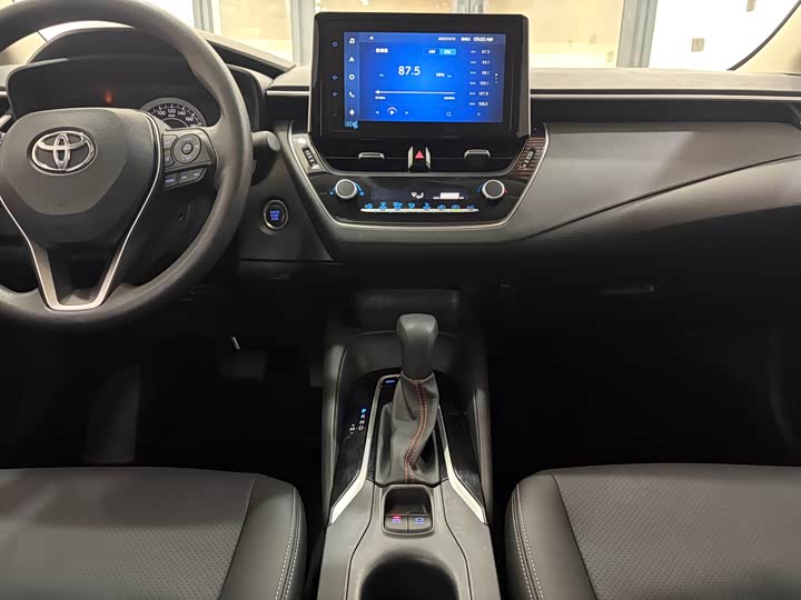 Фото 11 - Toyota Corolla