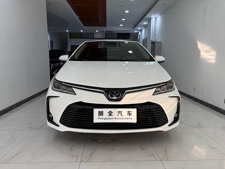 Фото 2 - Toyota Corolla