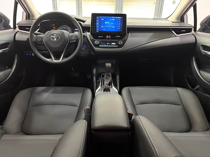 Фото 8 - Toyota Corolla