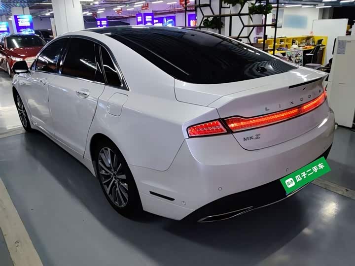 Фото 5 - Lincoln MKZ