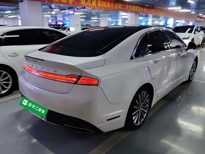 Фото 7 - Lincoln MKZ
