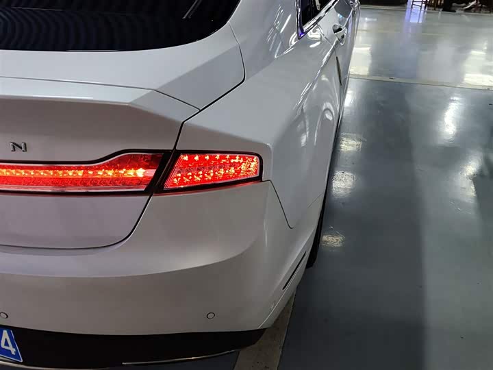 Фото 8 - Lincoln MKZ