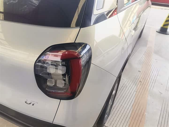 Фото 8 - GAC Aion UT