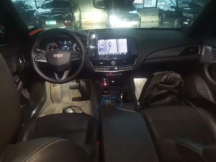 Фото 10 - Cadillac CT5