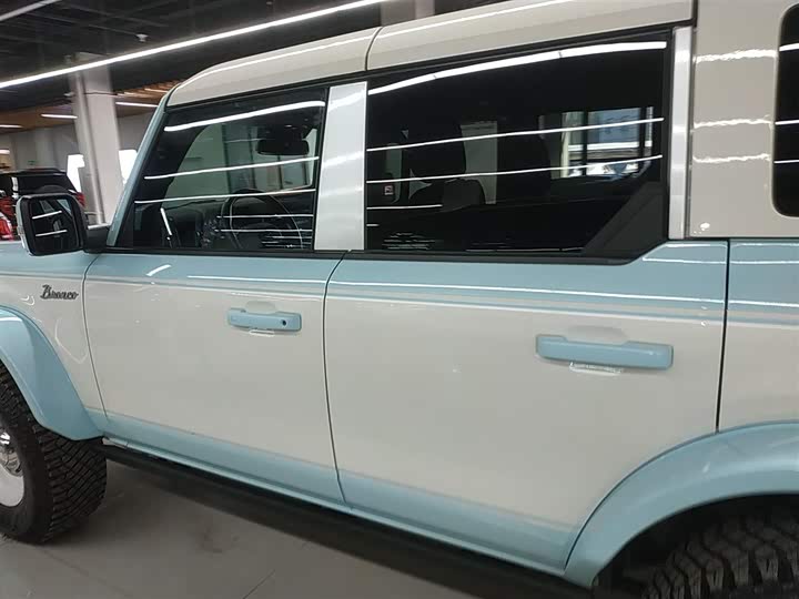 Фото 5 - Ford Bronco