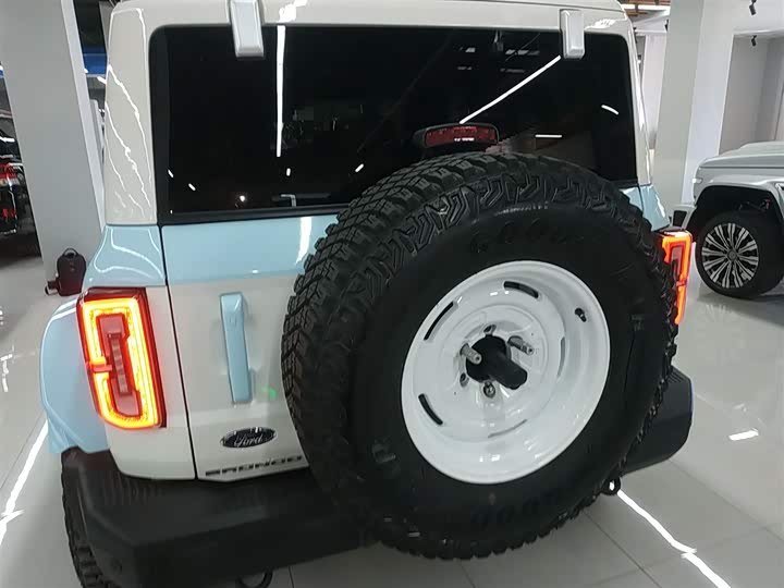 Фото 6 - Ford Bronco