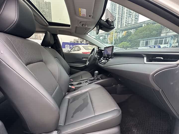 Фото 11 - Toyota Corolla