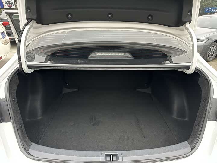 Фото 16 - Toyota Corolla