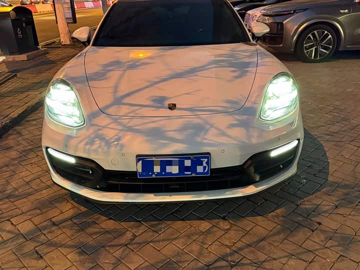 Фото 2 - Porsche Panamera