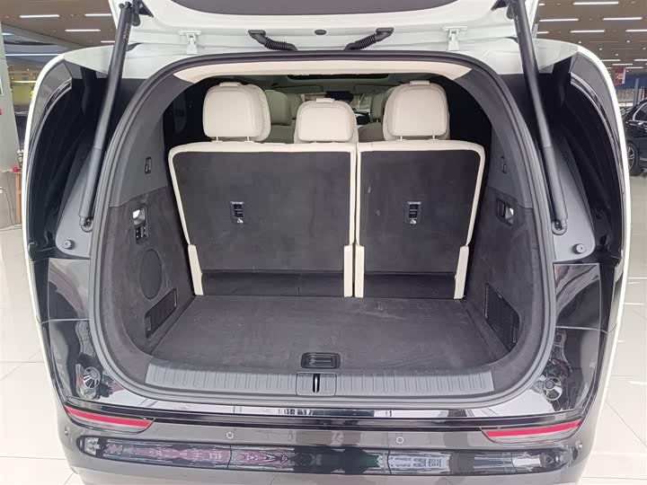 Фото 9 - LiXiang Mega