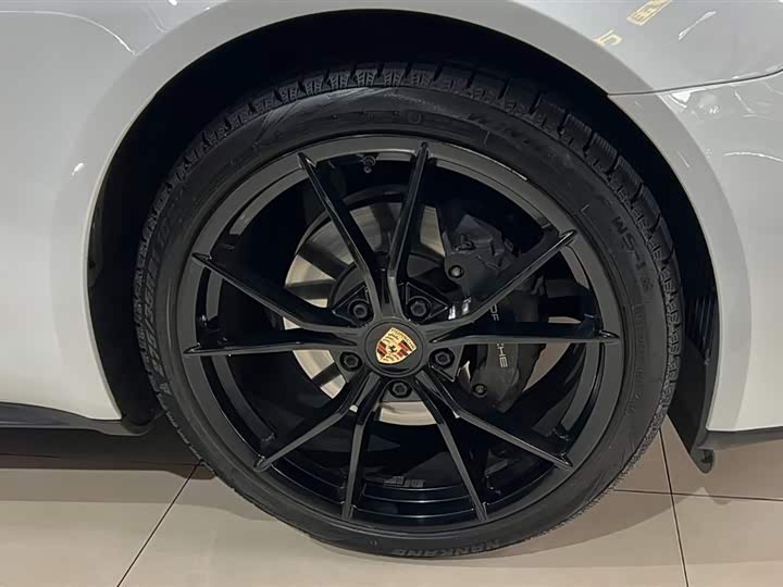 Фото 19 - Porsche Panamera