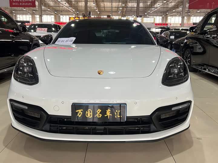 Фото 2 - Porsche Panamera