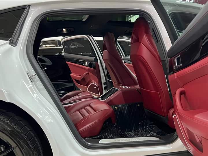 Фото 21 - Porsche Panamera