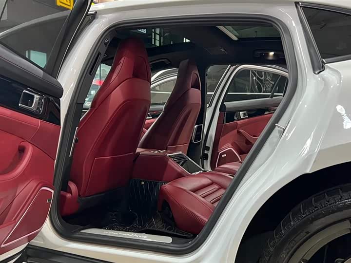 Фото 22 - Porsche Panamera