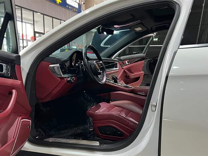 Фото 23 - Porsche Panamera