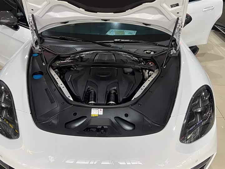 Фото 27 - Porsche Panamera