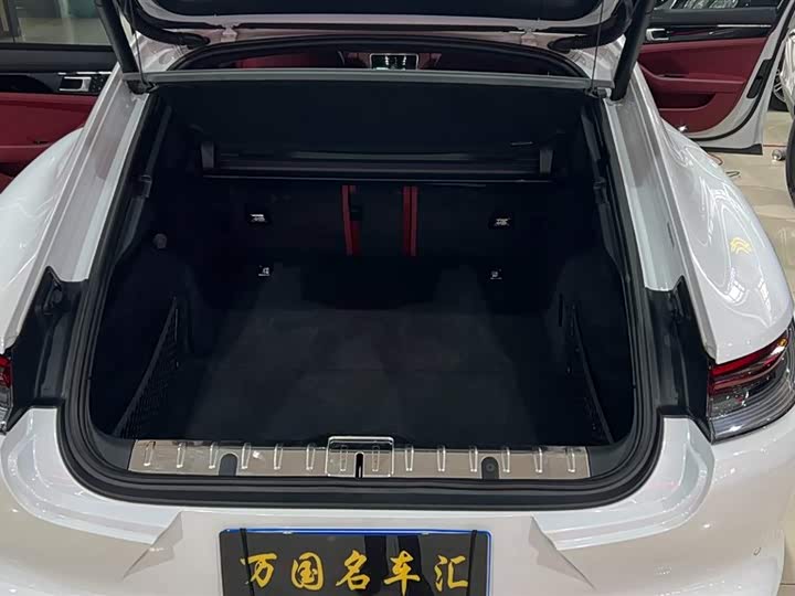 Фото 28 - Porsche Panamera