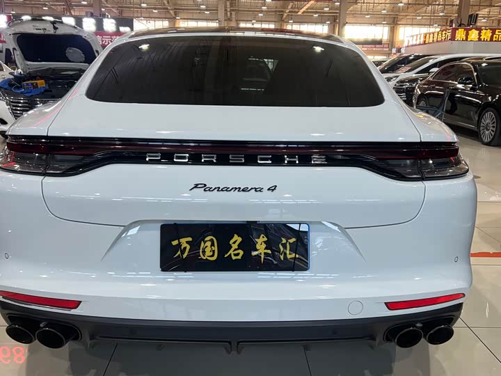 Фото 29 - Porsche Panamera