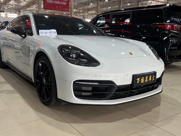 Фото 3 - Porsche Panamera