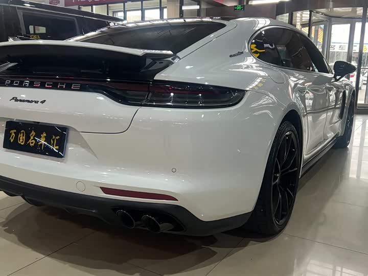 Фото 5 - Porsche Panamera