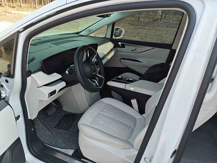 Фото 3 - Buick GL8 Hybrid