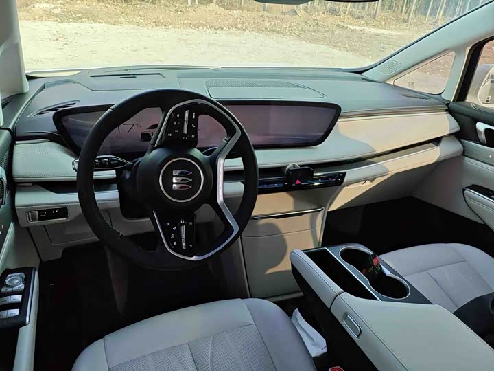 Фото 6 - Buick GL8 Hybrid