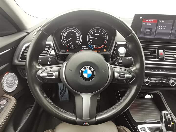 Фото 11 - BMW 1 Series