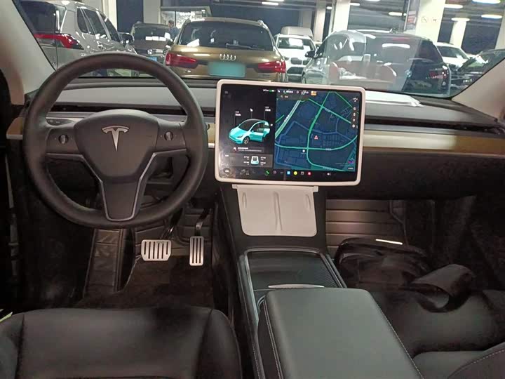 Фото 10 - Tesla Model Y