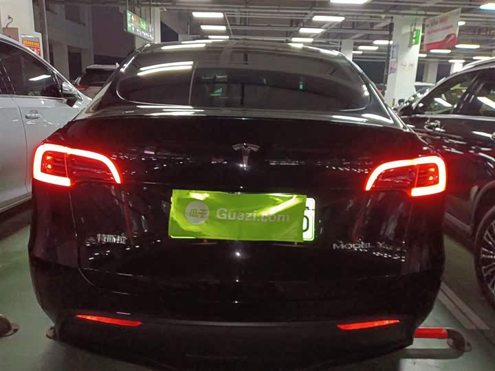 Фото 6 - Tesla Model Y