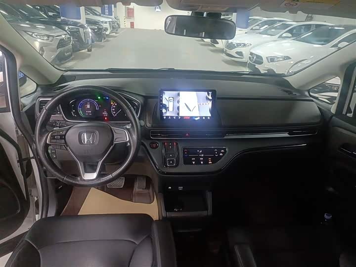 Фото 10 - Honda Odyssey