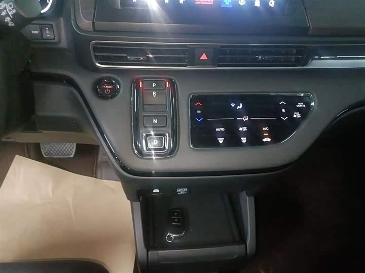 Фото 14 - Honda Odyssey