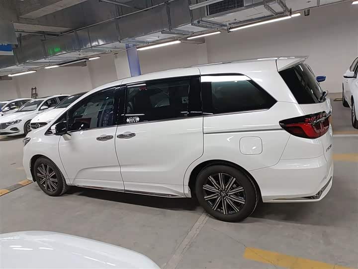 Фото 5 - Honda Odyssey
