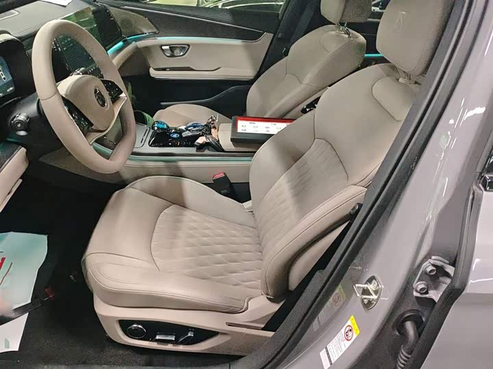 Фото 14 - BYD Han