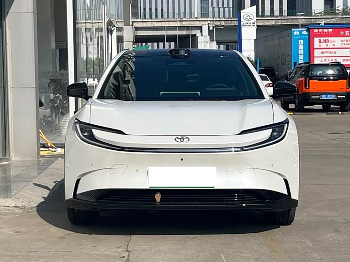 Фото 2 - Toyota bZ5