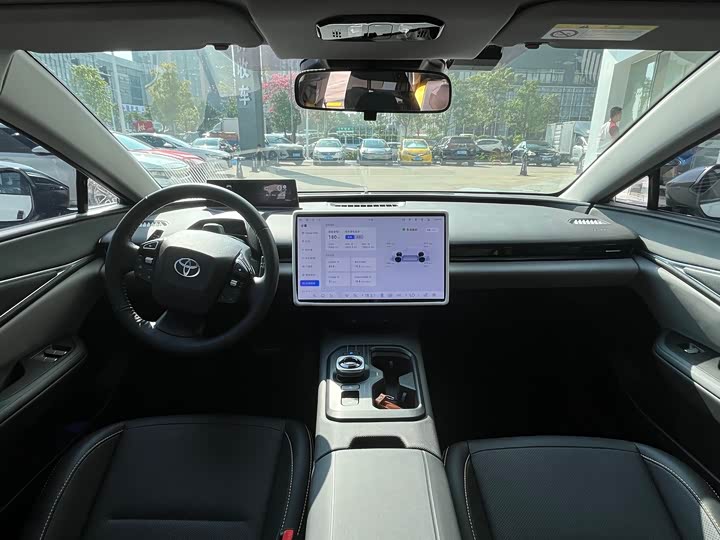 Фото 5 - Toyota bZ5