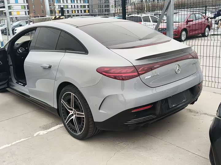 Фото 8 - Mercedes-Benz EQE AMG