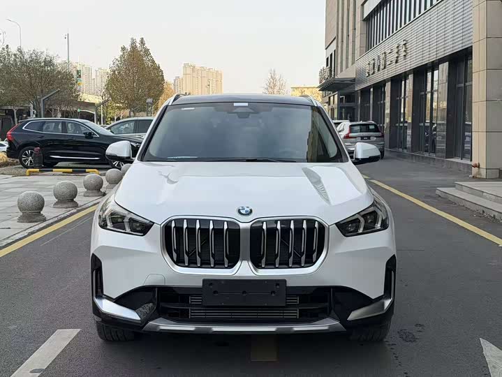Фото 2 - BMW X1