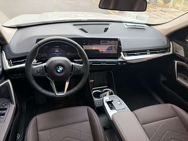 Фото 8 - BMW X1