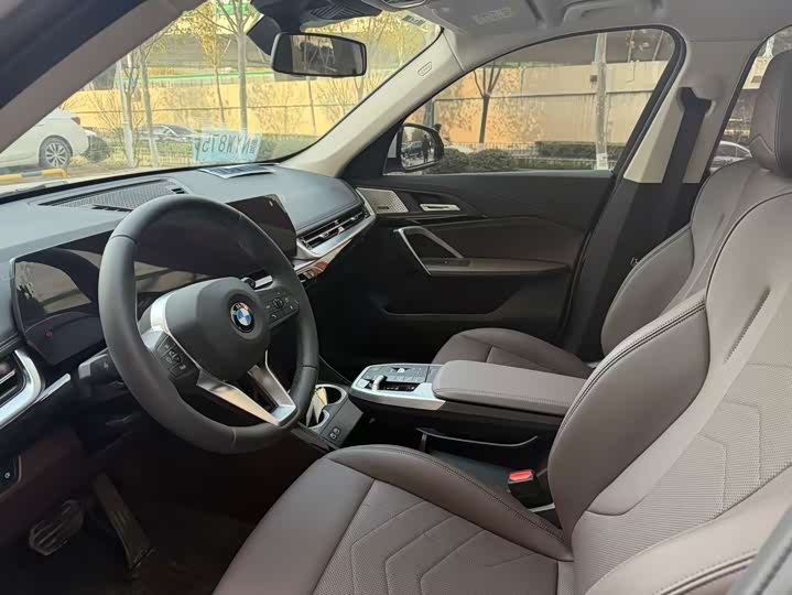 Фото 9 - BMW X1