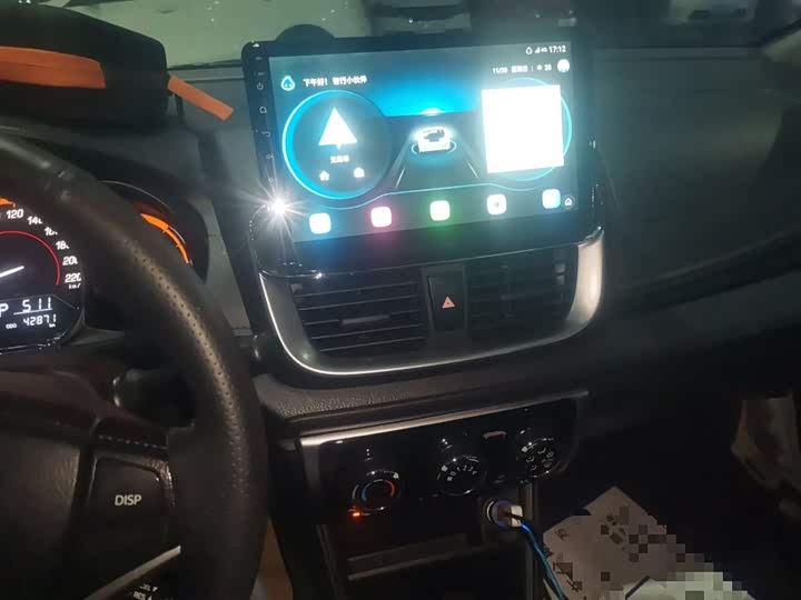 Фото 5 - Toyota Yaris L Hatchback