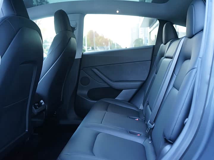 Фото 12 - Tesla Model Y