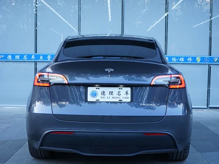 Фото 14 - Tesla Model Y